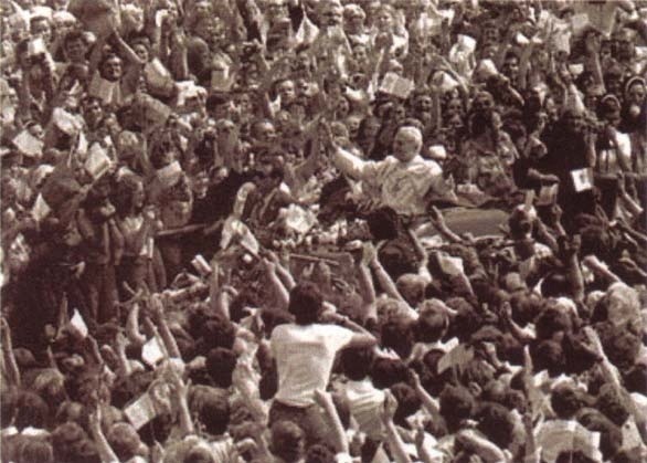 El antipapa Juan Pablo II explica que toda la humanidad ha sido salvada y participa de la vida divina. iglesia catolica
