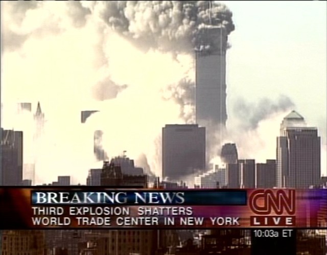 CNN 10.03 Último minuto - Tercera explosión destruye el World Trade Center 