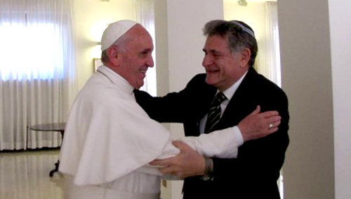 El Antipapa Francisco practica el judaísmo con Abraham Skorka en el Vaticano